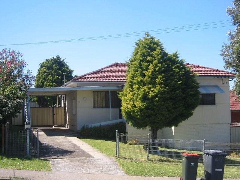 15 LAKE HEIGHTS ROAD, Lake Heights NSW 2502
