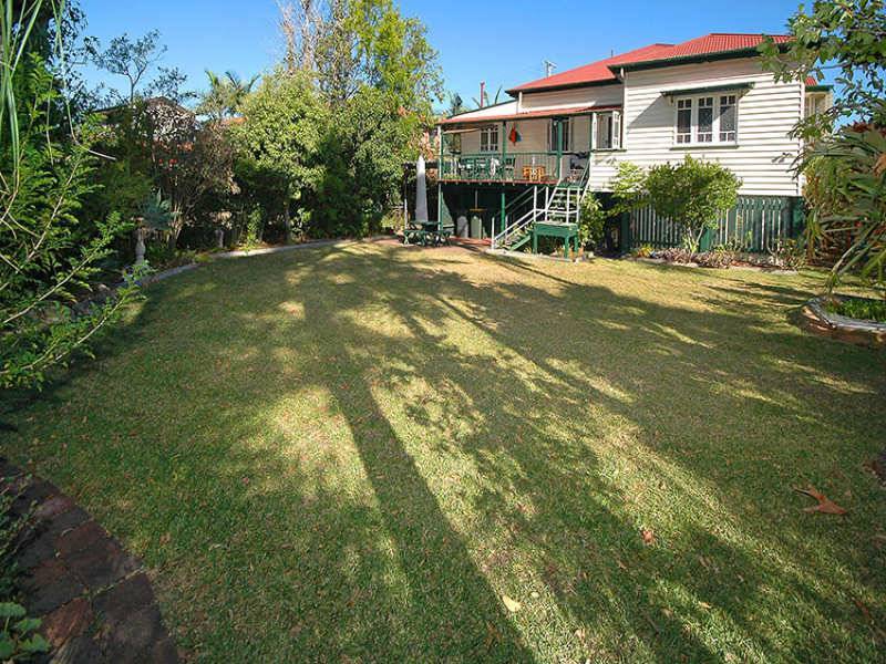 22 Jackson Street, Hamilton QLD 4007