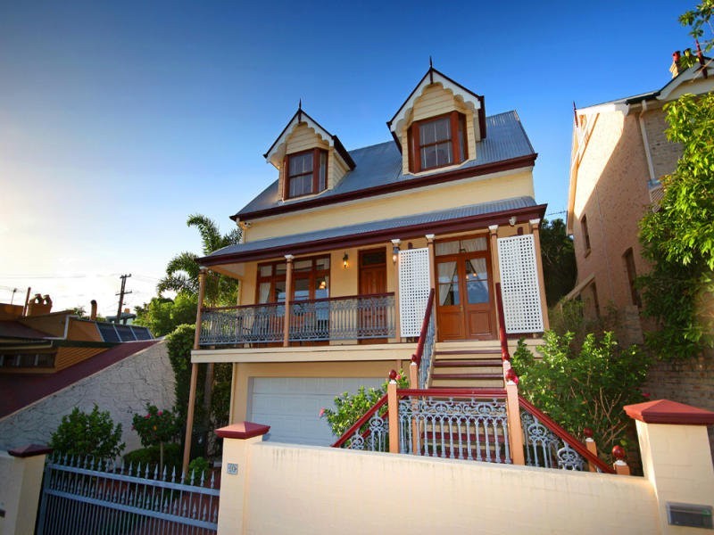 10 York Parade, Spring Hill QLD 4000