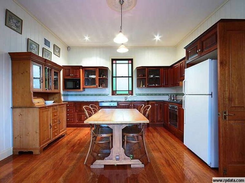 10 York Parade, Spring Hill QLD 4000