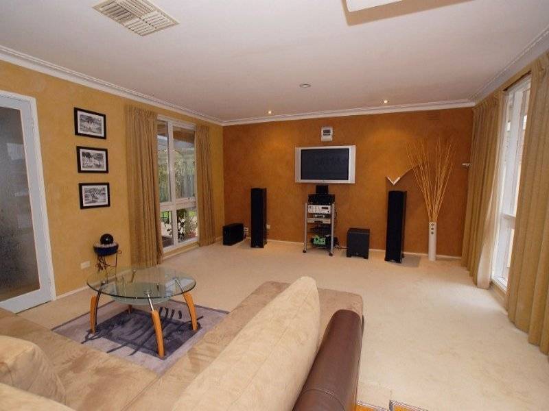 8 Meribah Court, Noble Park VIC 3174