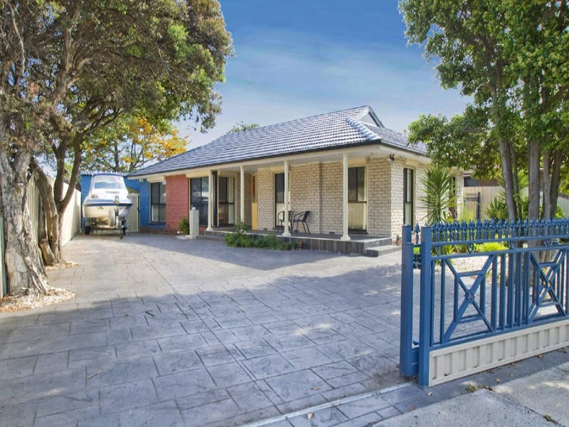 18 Springfield Road, Springvale South VIC 3172