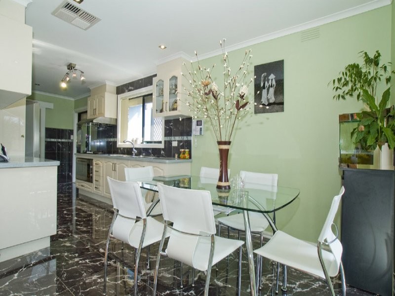 18 Springfield Road, Springvale South VIC 3172