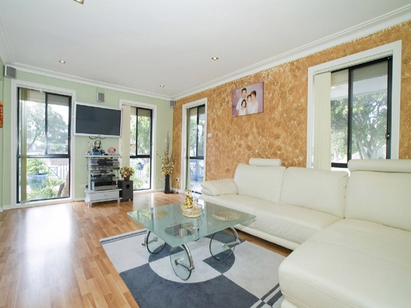 18 Springfield Road, Springvale South VIC 3172