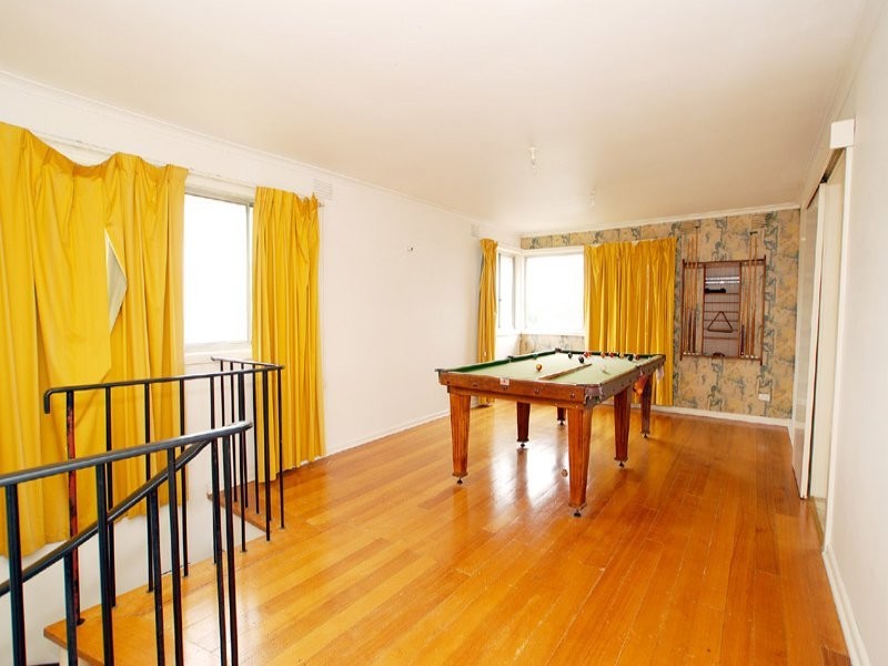 17 YARRAMAN ROAD, Noble Park VIC 3174