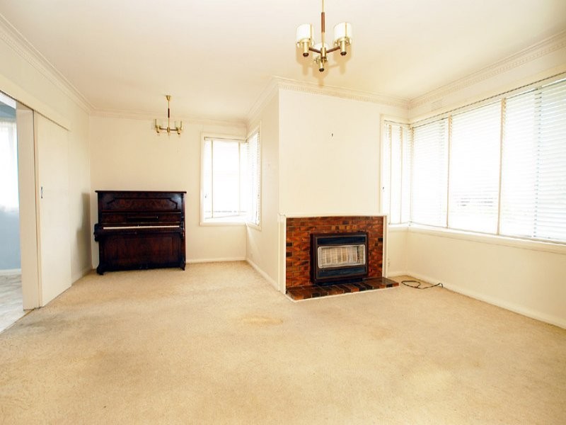 17 YARRAMAN ROAD, Noble Park VIC 3174