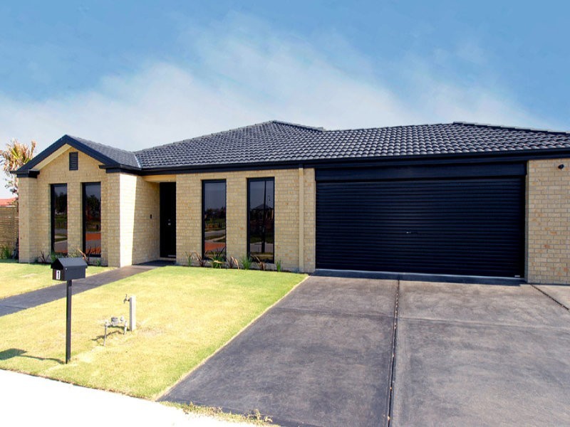 1 Greenfield Court, Cranbourne North VIC 3977