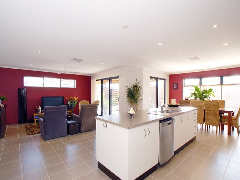 1 Greenfield Court, Cranbourne North VIC 3977