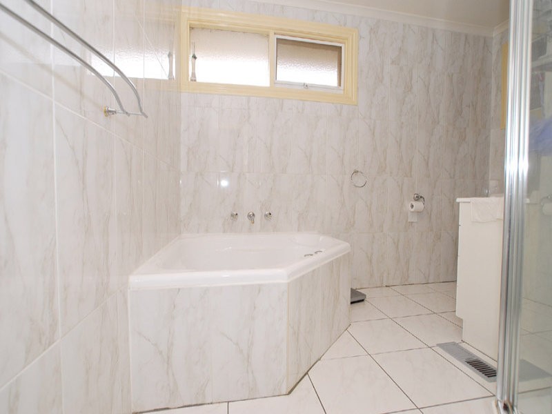 2 Bristol Court, Noble Park VIC 3174