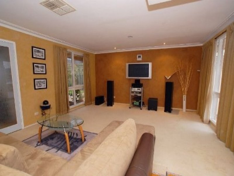 8 Meribah Court, Noble Park VIC 3174