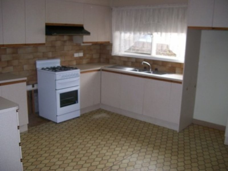 7 Stella Ave, Noble Park VIC 3174