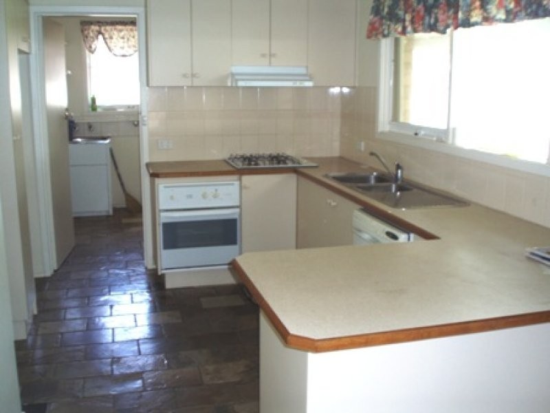 10 Nicholas Street, Keysborough VIC 3173