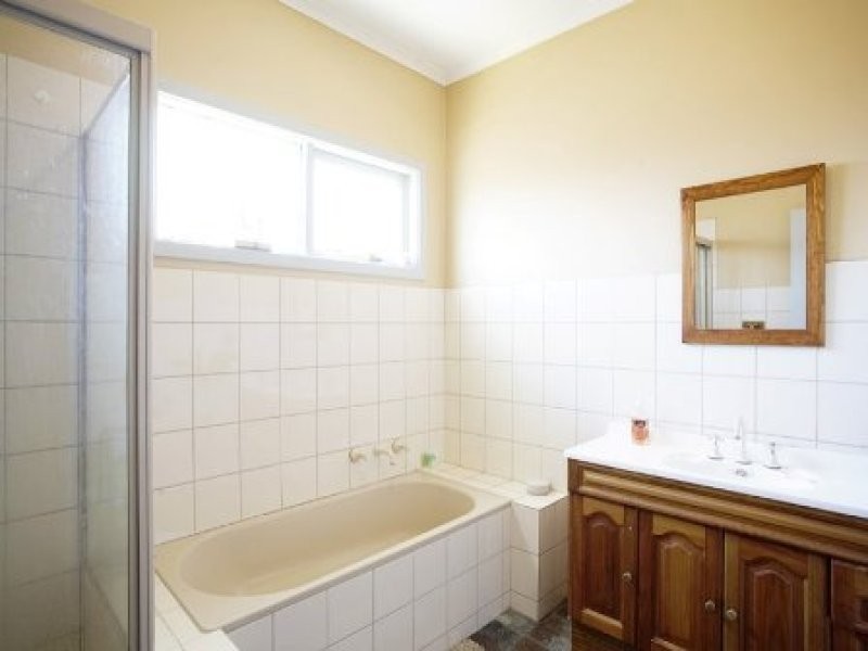 37 Ellt Crescent, Noble Park VIC 3174