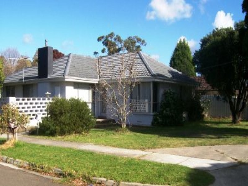 4 Elisabeth Avenue, Springvale South VIC 3172