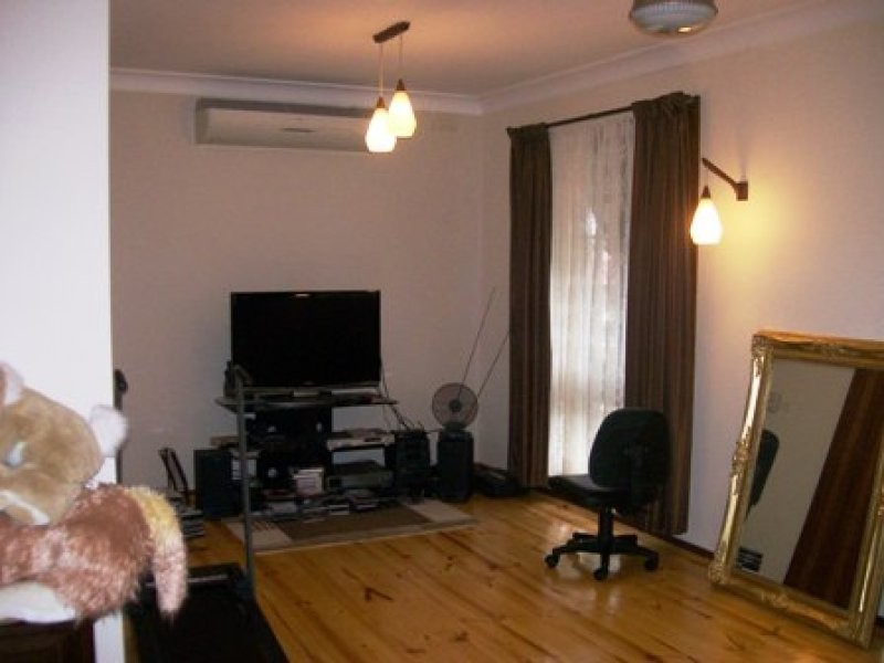 32 Lawrence Crescent, Noble Park North VIC 3174