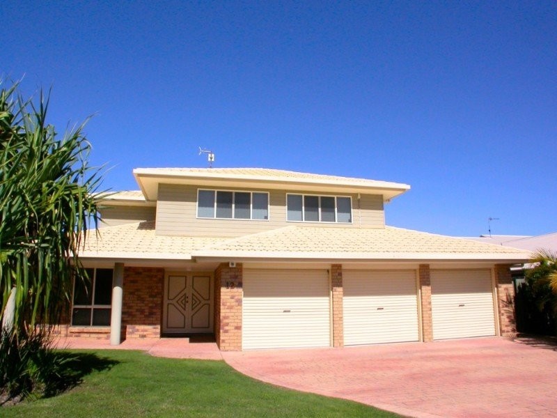 Castaways Beach QLD 4567