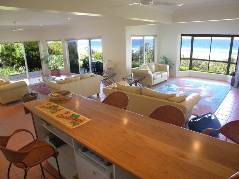 Castaways Beach QLD 4567