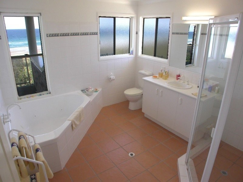 Castaways Beach QLD 4567