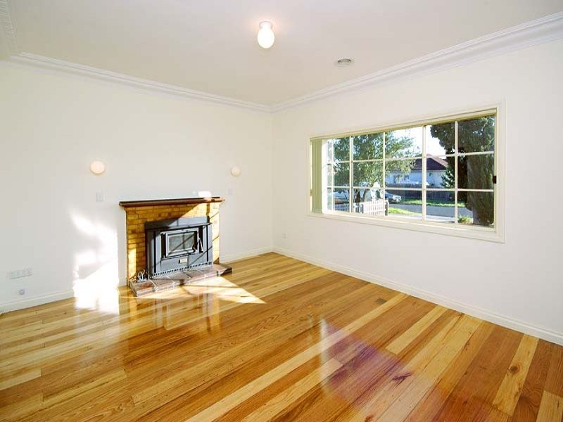 30 Trevannion Street, Glenroy VIC 3046