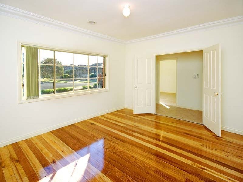 30 Trevannion Street, Glenroy VIC 3046