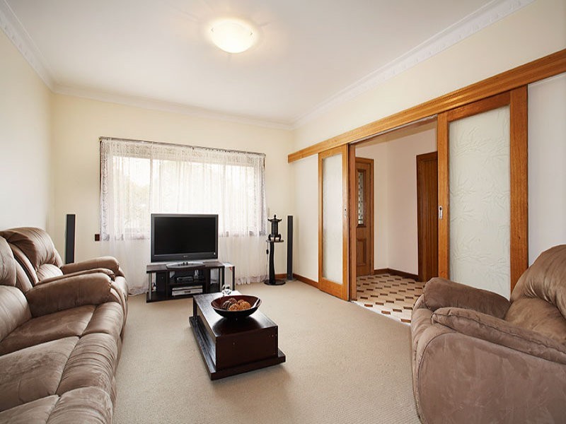 268 Rossmoyne Street, Thornbury VIC 3071