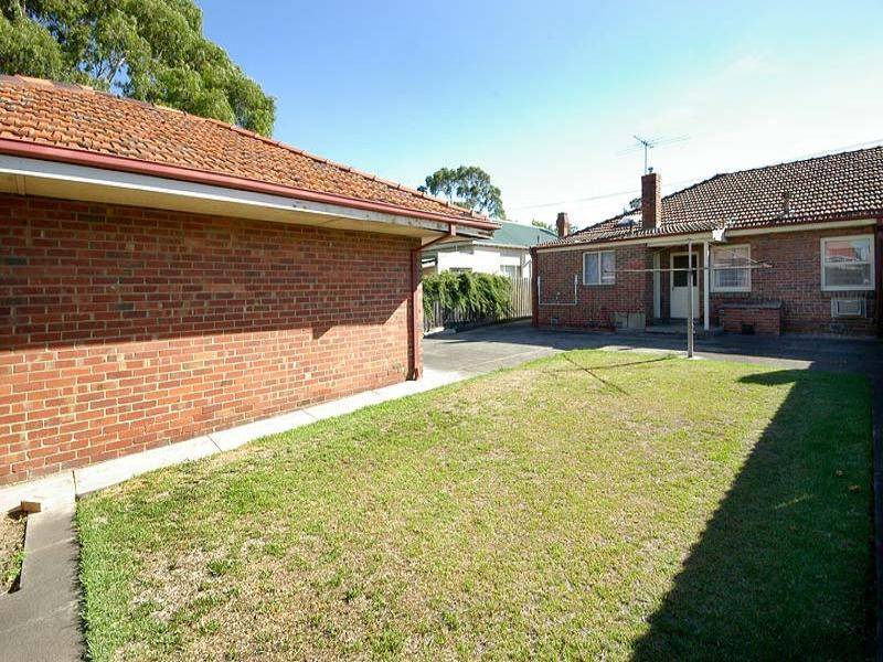 28 & 30 Waterloo Rd, Northcote VIC 3070
