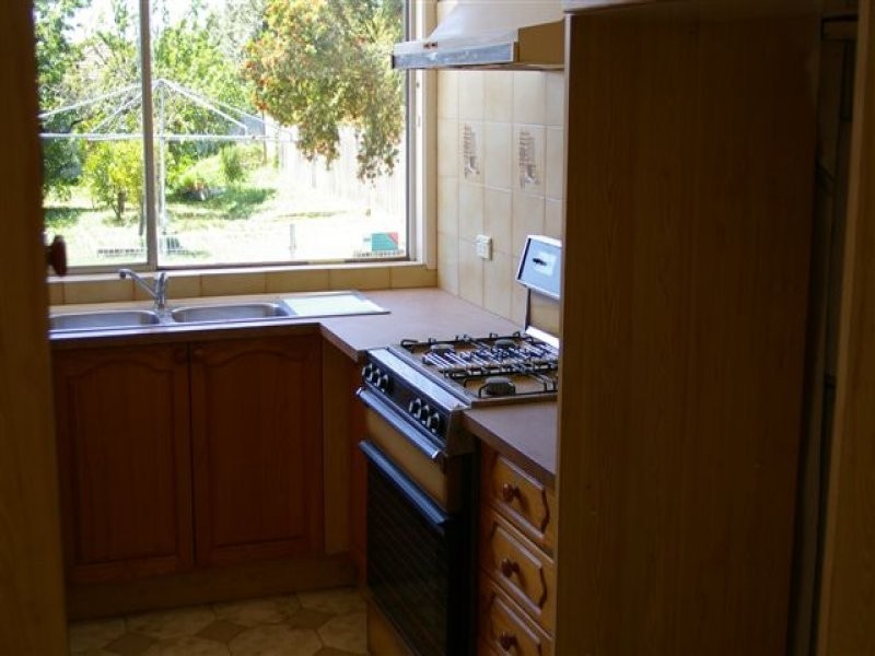72 Leamington Street, Reservoir VIC 3073