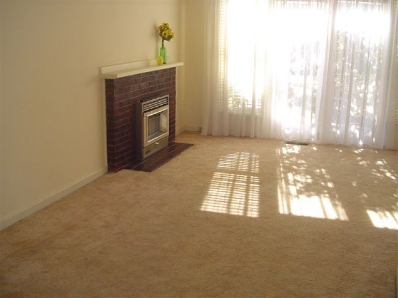 11 Lincoln Drive, Bulleen VIC 3105