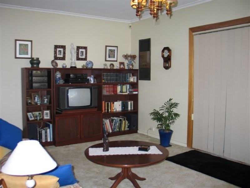 52 Flockhart Avenue, Valley View SA 5093