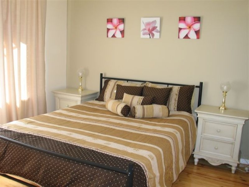 17 Kildonan Avenue, Para Vista SA 5093