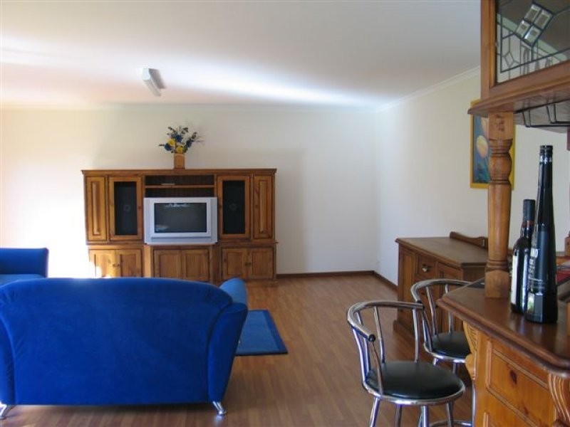 17 Kildonan Avenue, Para Vista SA 5093