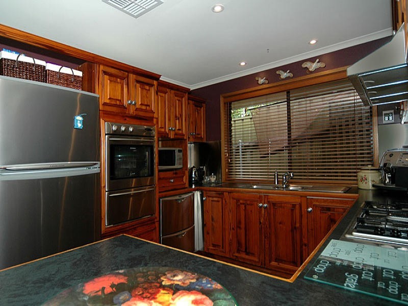 8 Dallas Court, Wynn Vale SA 5127