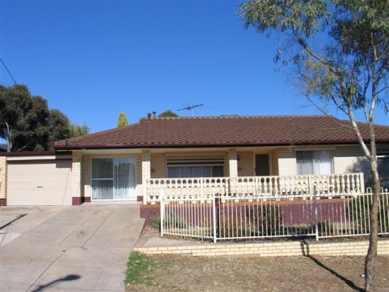 15 Gondola Grove, Para Hills SA 5096