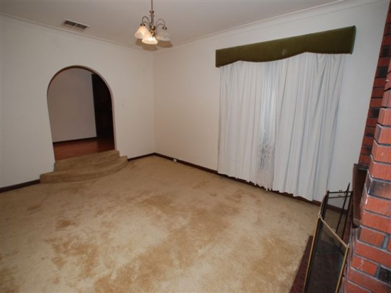 12 Chifley Avenue, Hope Valley SA 5090