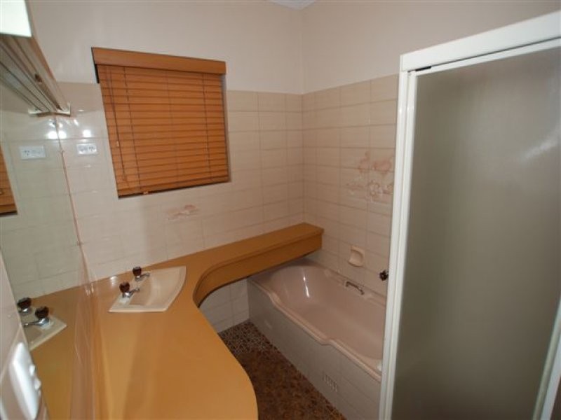 12 Chifley Avenue, Hope Valley SA 5090