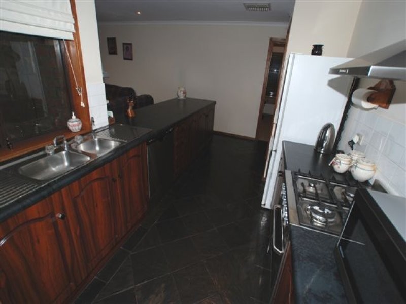 16 Oberon Court, Hillbank SA 5112