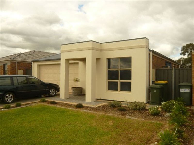 33 Lakeside Drive, Andrews Farm SA 5114