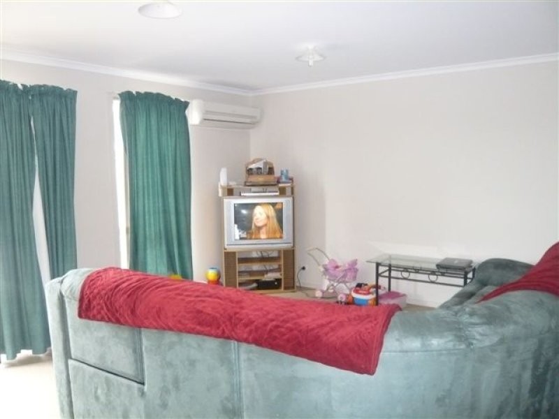 33 Lakeside Drive, Andrews Farm SA 5114