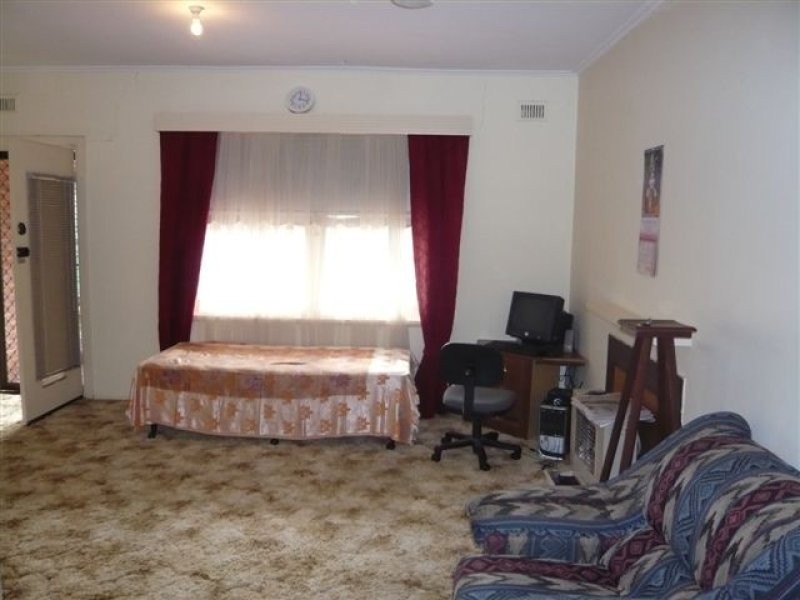 9 Walton Avenue, Clearview SA 5085