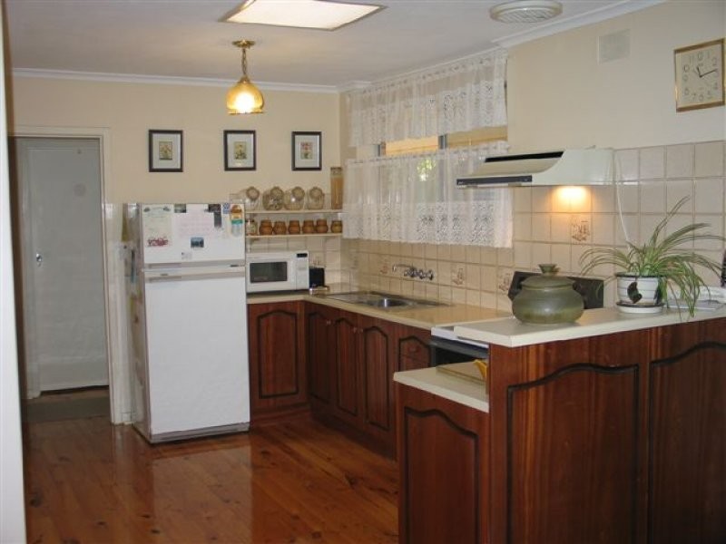 52 Flockhart Avenue, Valley View SA 5093