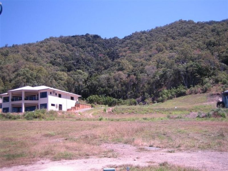 4 Calamus Court, Palm Cove QLD 4879