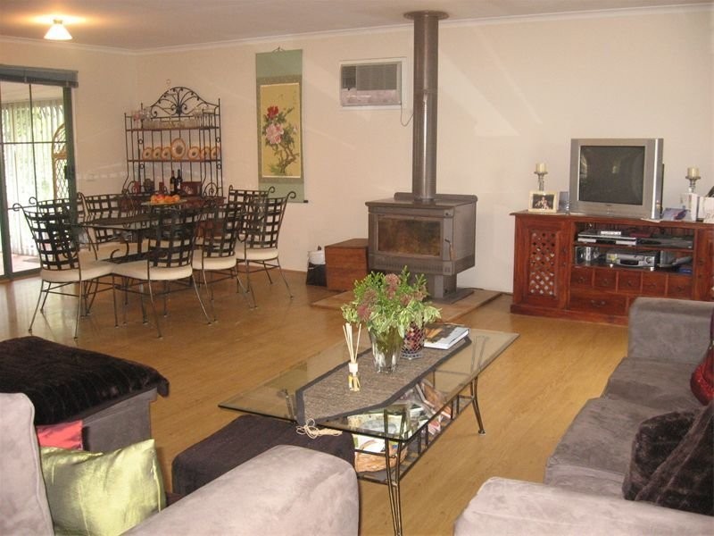 18 Kooralinga Drive, Wandong VIC 3758