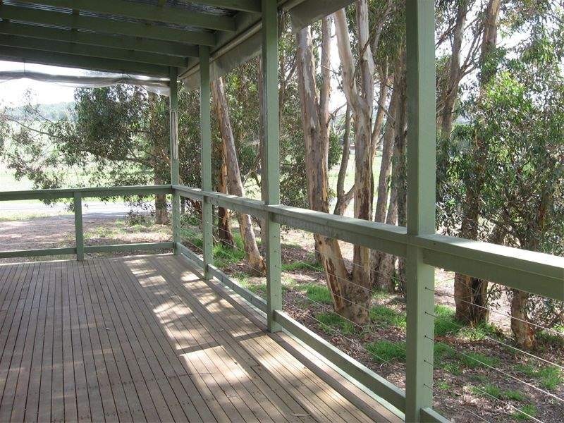 320 Eighth Avenue, Eden Park VIC 3757