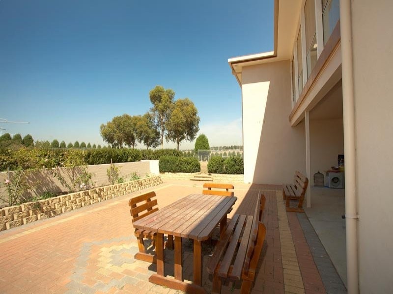 60 Sixth Avenue, Eden Park VIC 3757