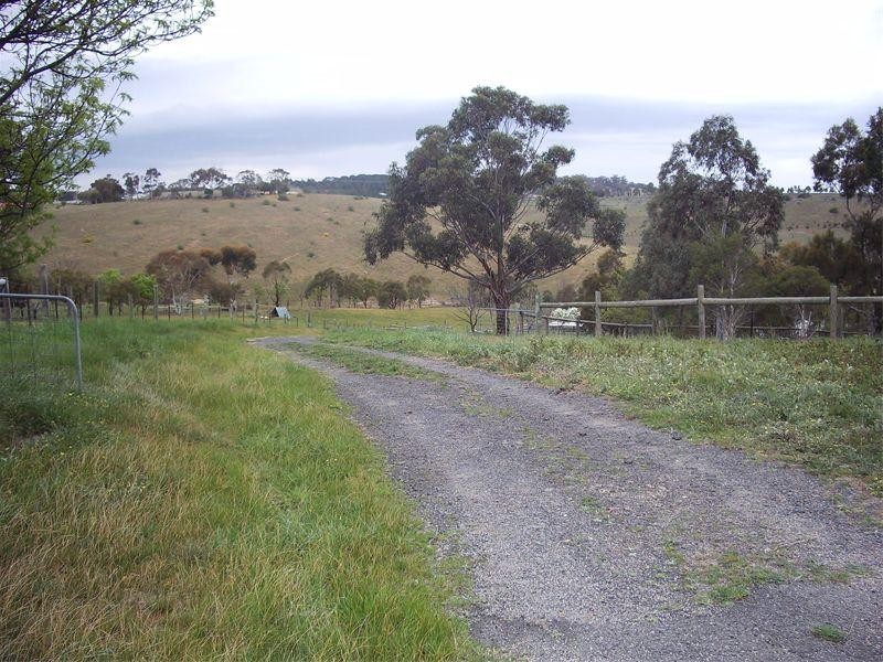105 Kinnear Road, Mickleham VIC 3064