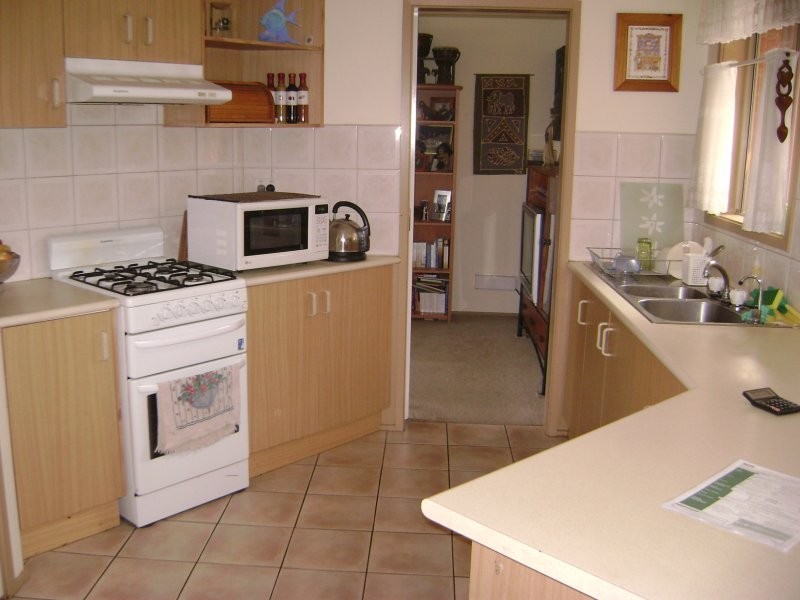 17 Fiona Place, Whittlesea VIC 3757