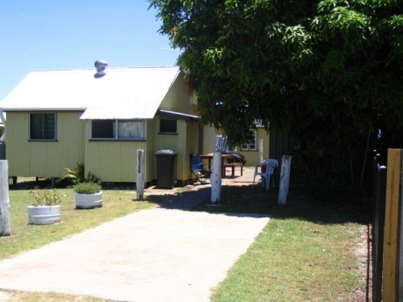 5 Ballow Street, Amity Point QLD 4183