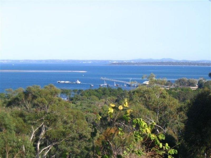 15 Rainbow Crescent, Dunwich QLD 4183