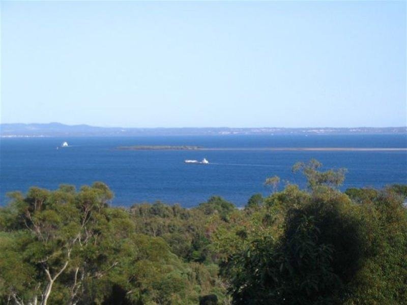 15 Rainbow Crescent, Dunwich QLD 4183