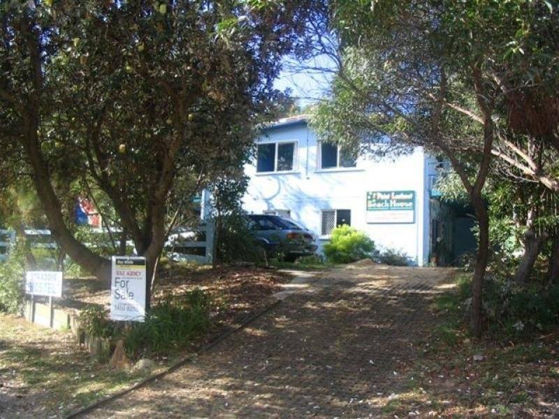 76 Mooloomba Road, Point Lookout QLD 4183